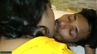 Hot beautiful Bhabhi long kissing and wet pussy fucking! Real sex Video