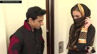 ईद के दिन अपने दोस्त की बीबी की बुर और दुबूर दोनों चोद डाला Video